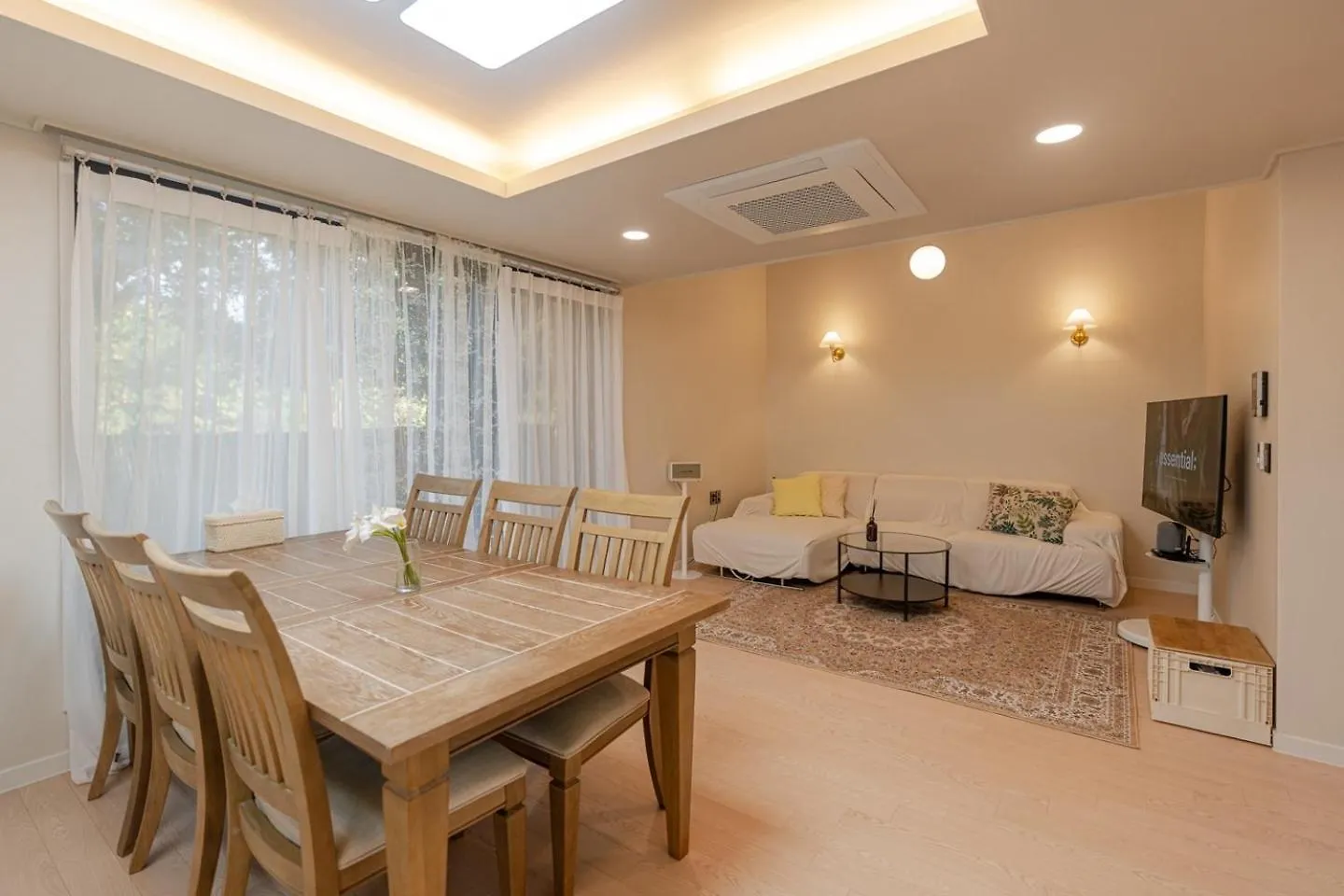 Jigeum Aewourl Villa Jeju